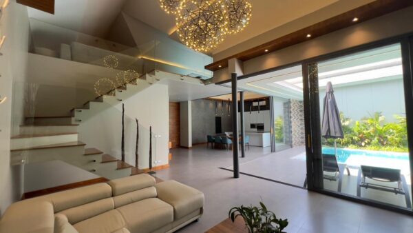 Villa 3-Bedroom 440 m2
