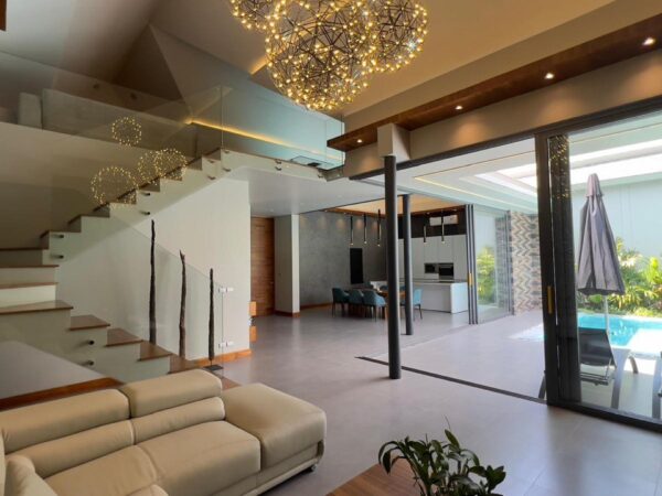 Villa 3-Bedroom 440 m2